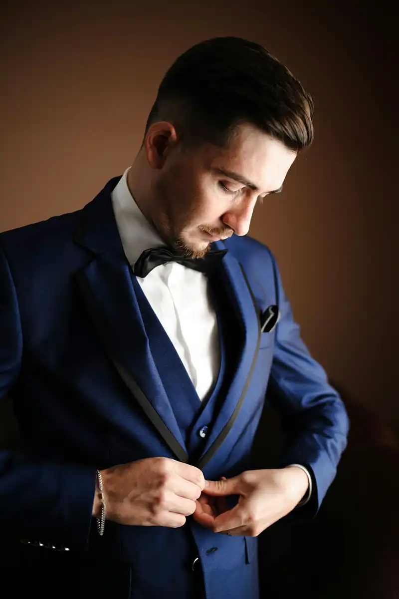 A blue three piece suit that nails the shelby vibe
