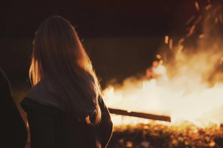 Binge-Watch Your Favourite Shows On Your Travels - Flavourmag