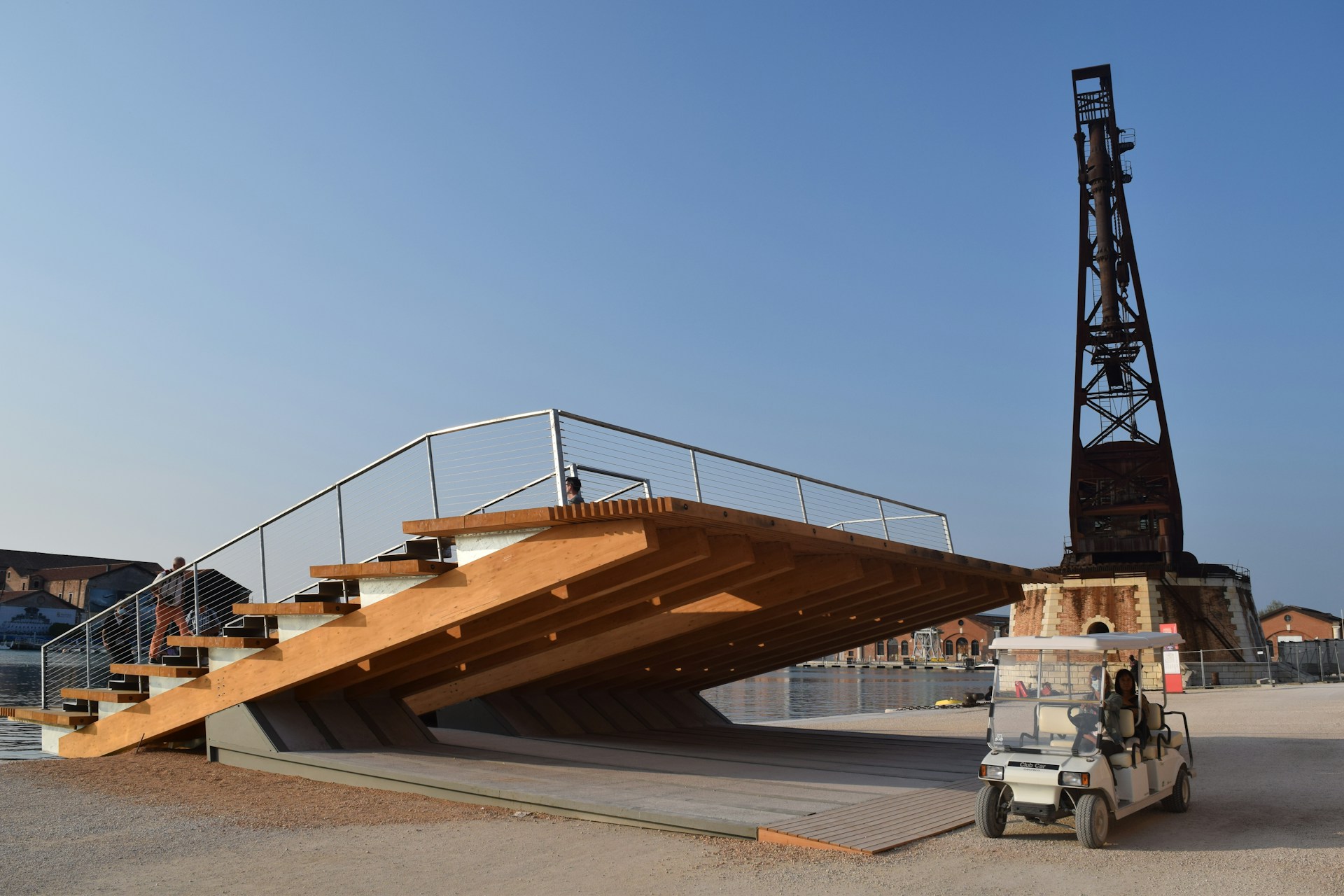 Travelling to the Venice Biennale Without Airport Congestion
